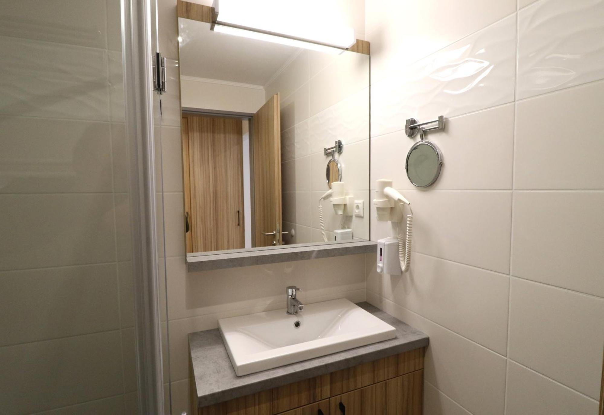 Single Room Private Bathroom